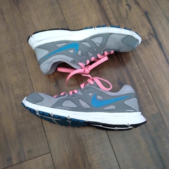 Nike - Revolution 2 Running Shoes - Picture 2 of 6